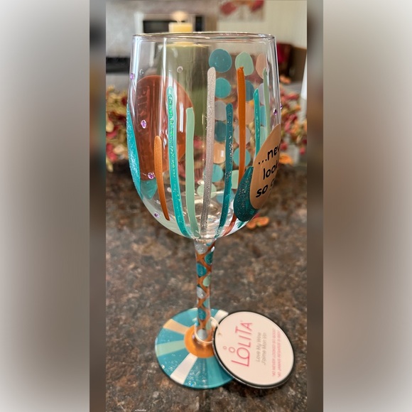 Lolita-NWT-‘40 Never Looked So Good’ Hand Painted Wine Glass - Picture 3 of 7